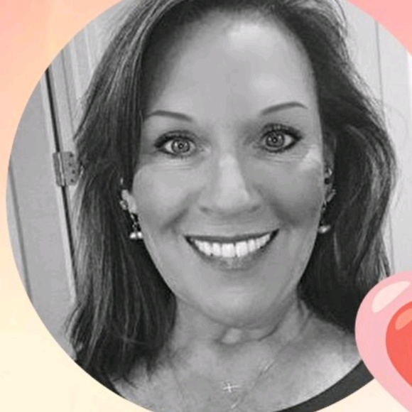 Meet your Posher, Lori - Picture 1 of 1